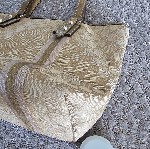 🔥LOW START 🔥
Authentic Gucci tote bag - Picture 13 of 15